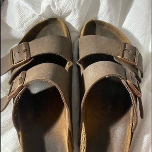 2 strap birkenstock’s